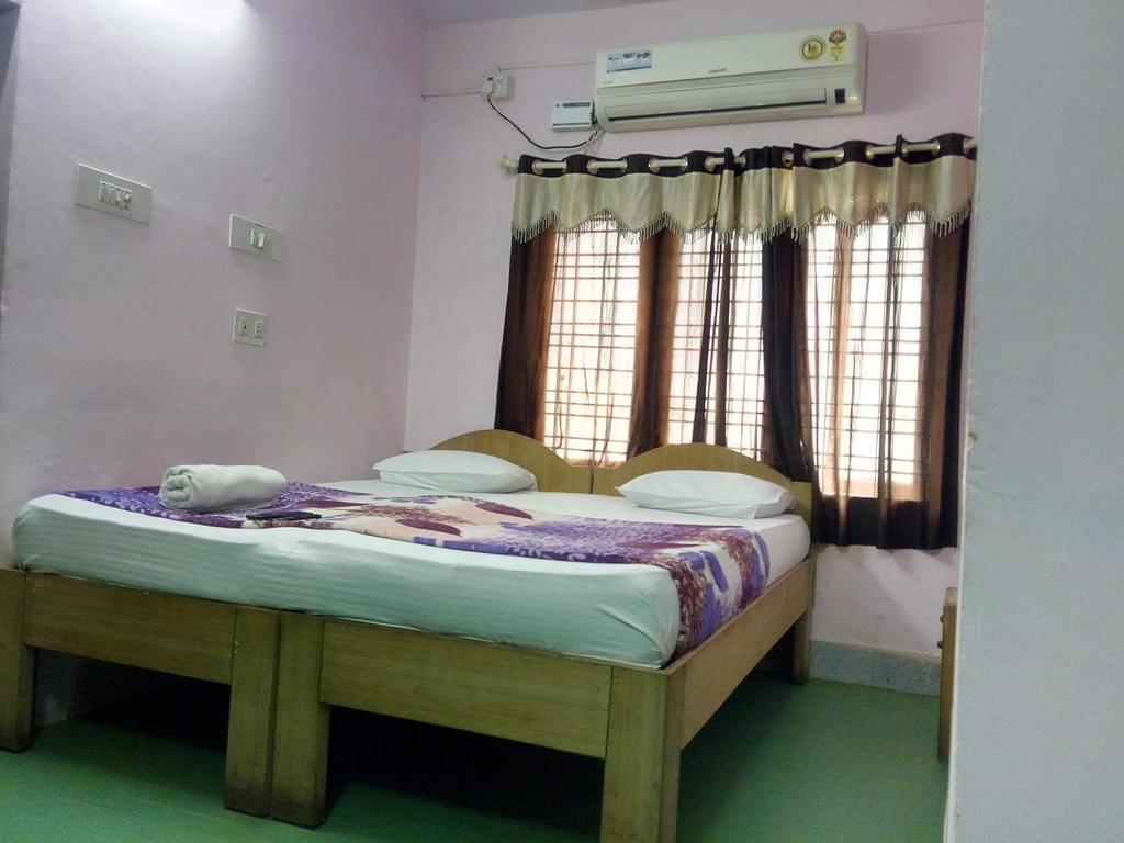 Elegant Guest House Bangalore Room photo